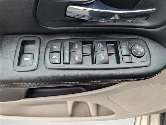 2015 Chrysler Town & Country Touring-L