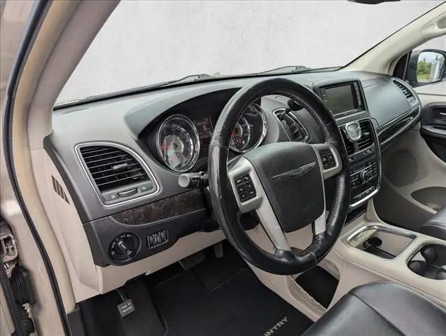 2015 Chrysler Town & Country Touring-L