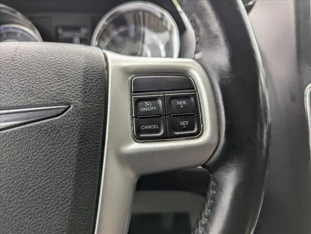 2015 Chrysler Town & Country Touring-L