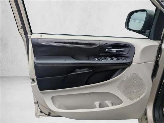 2015 Chrysler Town & Country Touring-L