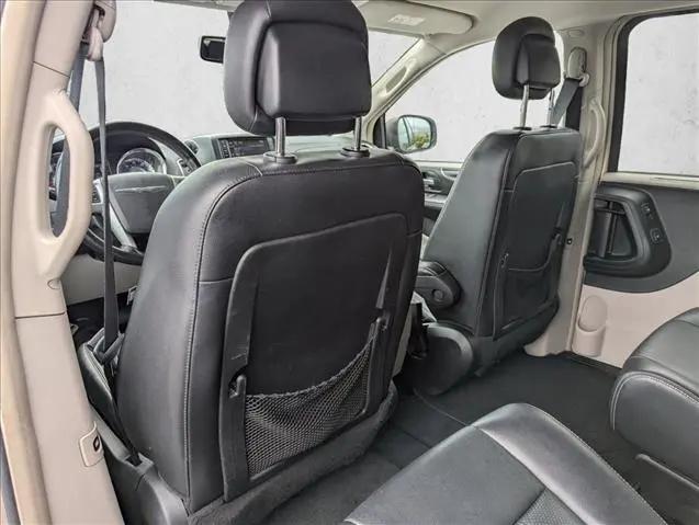 2015 Chrysler Town & Country Touring-L