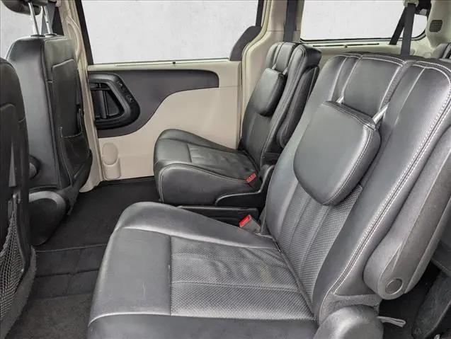 2015 Chrysler Town & Country Touring-L