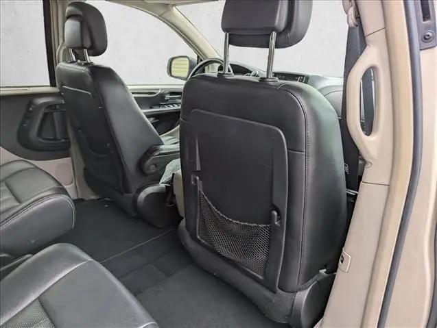 2015 Chrysler Town & Country Touring-L