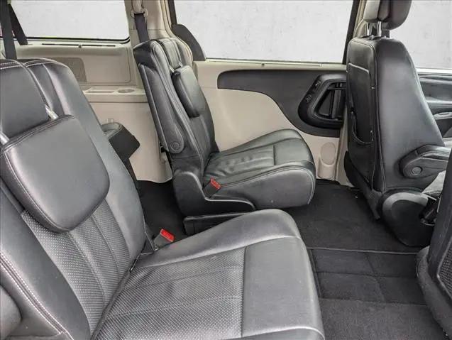 2015 Chrysler Town & Country Touring-L