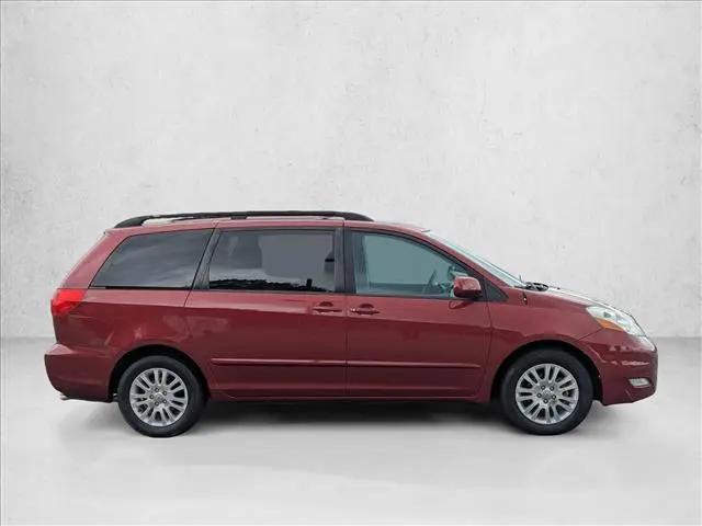 2010 Toyota Sienna XLE
