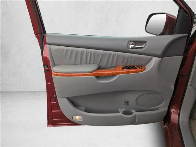 2010 Toyota Sienna XLE