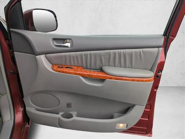 2010 Toyota Sienna XLE