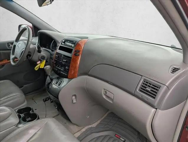 2010 Toyota Sienna XLE