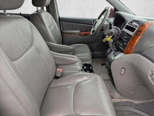 2010 Toyota Sienna XLE