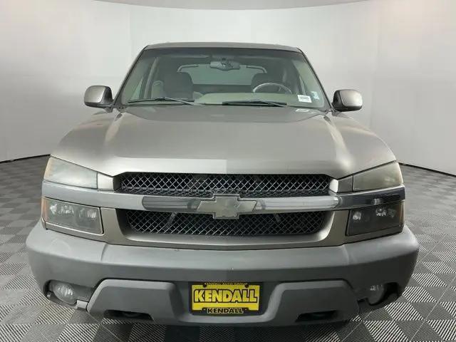2002 Chevrolet Avalanche Base