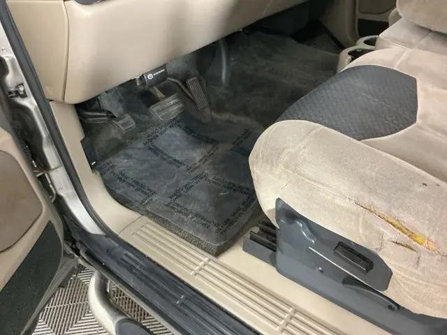 2002 Chevrolet Avalanche Base