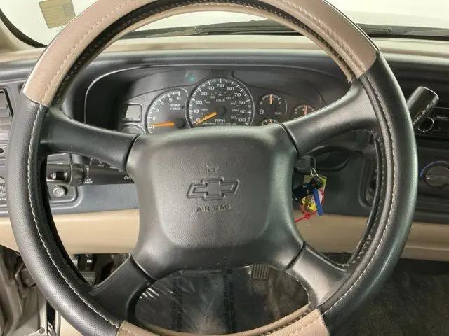 2002 Chevrolet Avalanche Base