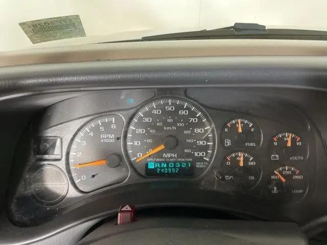 2002 Chevrolet Avalanche Base