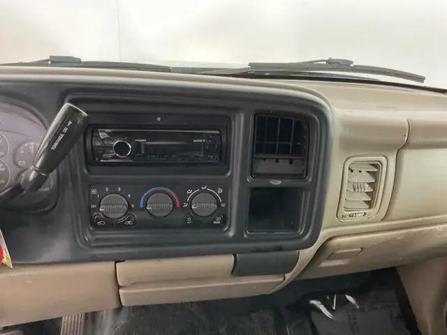 2002 Chevrolet Avalanche Base
