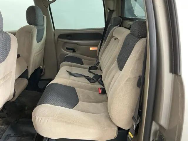 2002 Chevrolet Avalanche Base