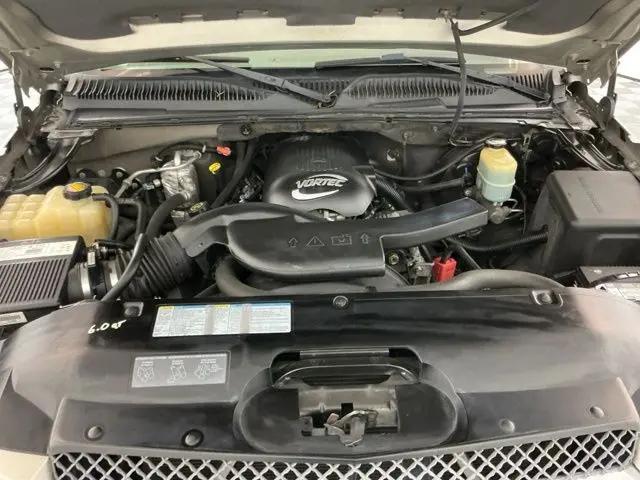 2002 Chevrolet Avalanche Base