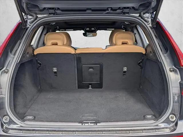 2022 Volvo XC60 B6 Inscription