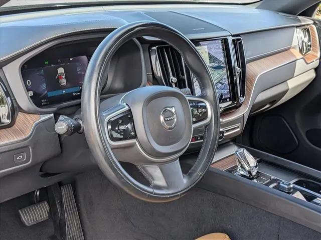 2022 Volvo XC60 B6 Inscription