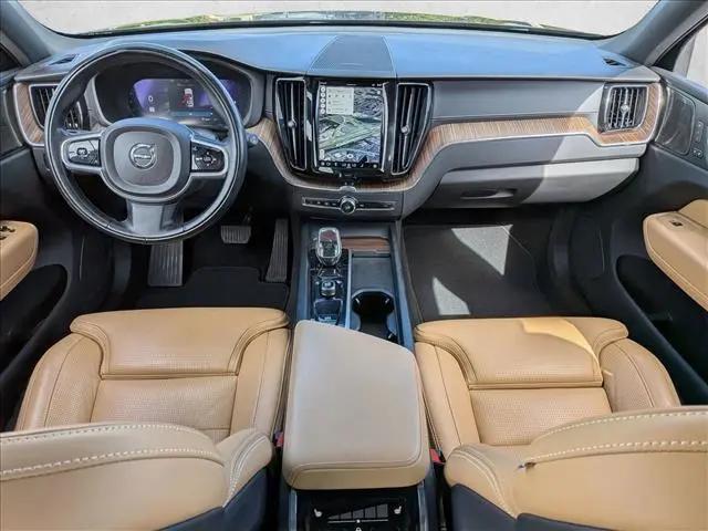 2022 Volvo XC60 B6 Inscription