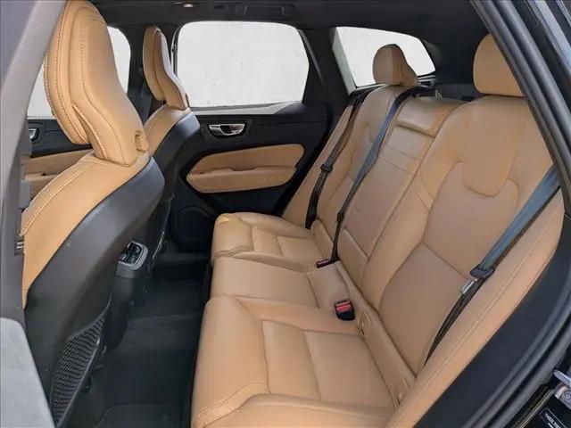 2022 Volvo XC60 B6 Inscription