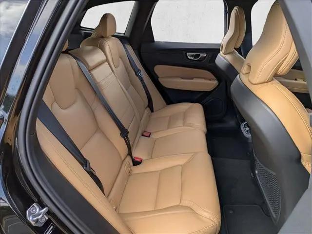 2022 Volvo XC60 B6 Inscription