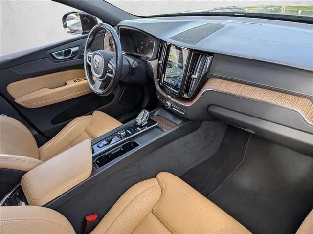 2022 Volvo XC60 B6 Inscription