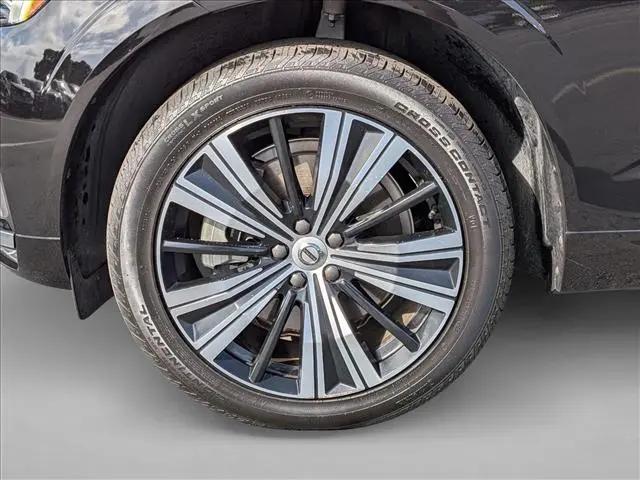 2022 Volvo XC60 B6 Inscription