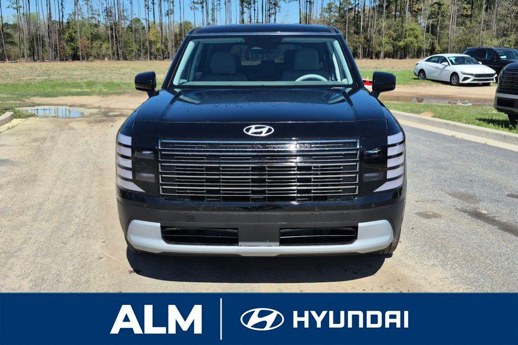 New 2026 Black HYUNDAI SE FWD image 3