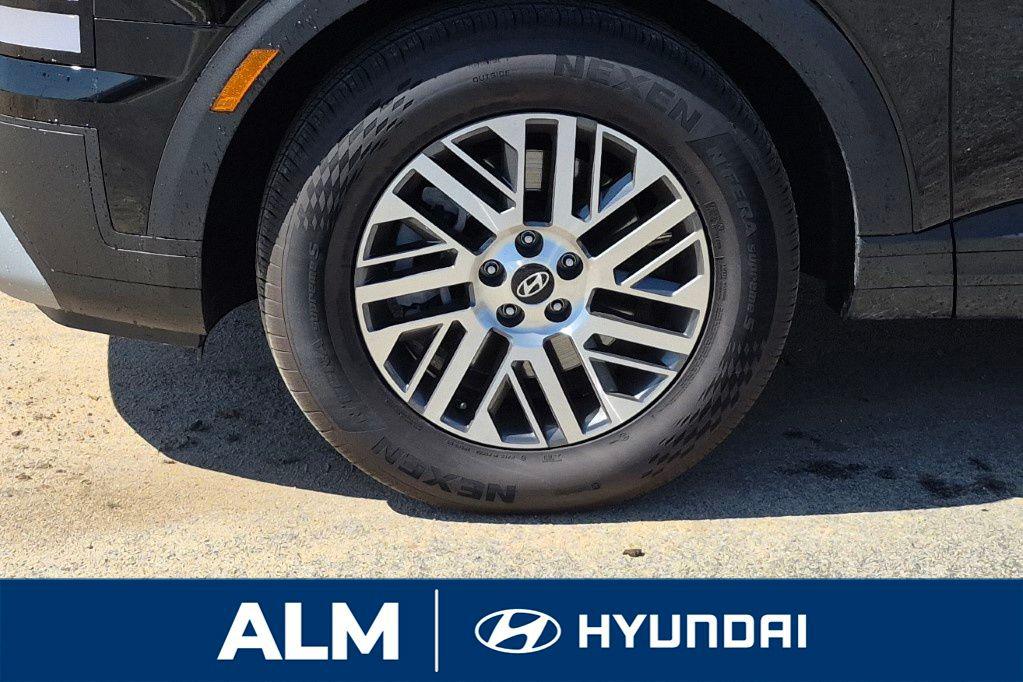 New 2026 Black HYUNDAI SE FWD image 12