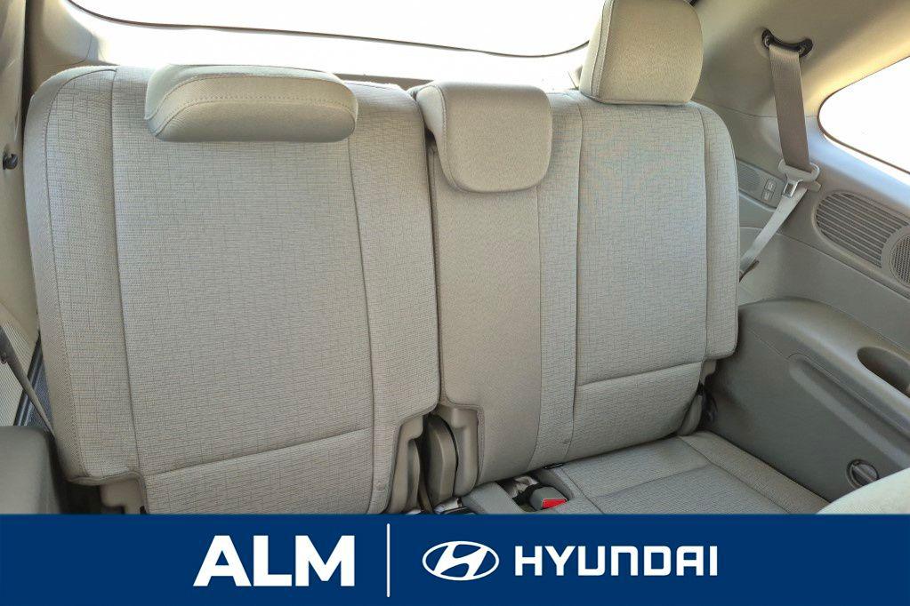 New 2026 Black HYUNDAI SE FWD image 18