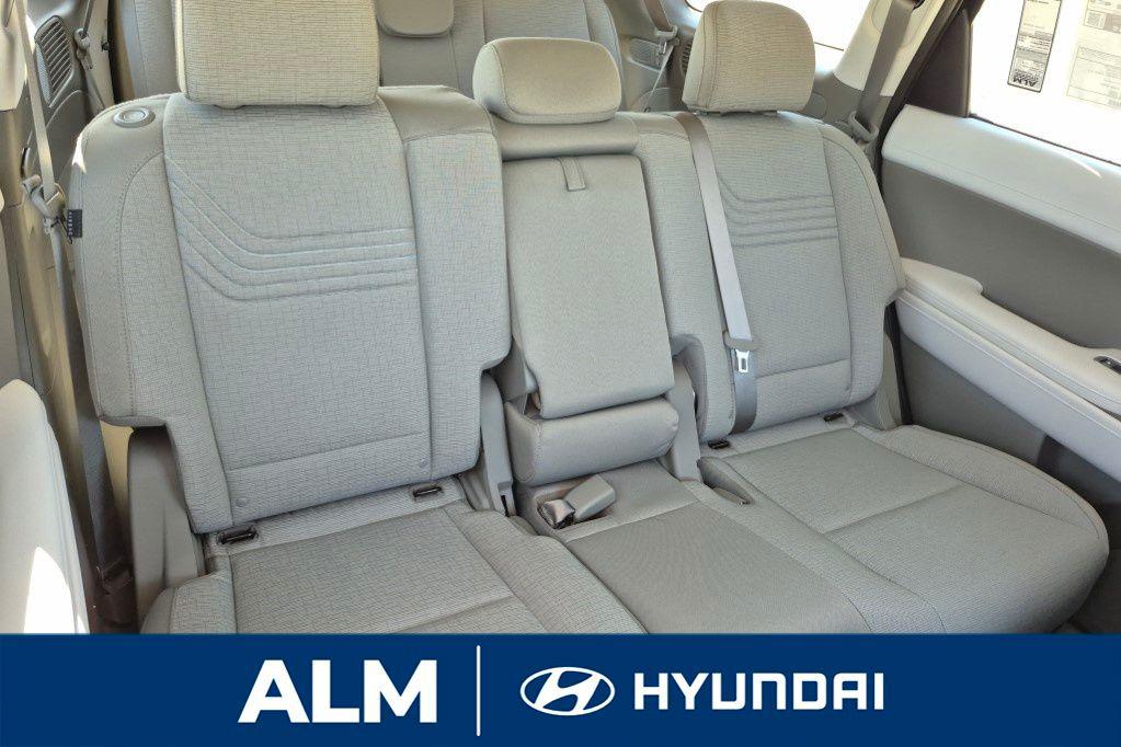 New 2026 Black HYUNDAI SE FWD image 19