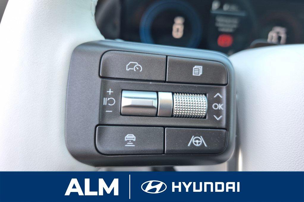 New 2026 Black HYUNDAI SE FWD image 30