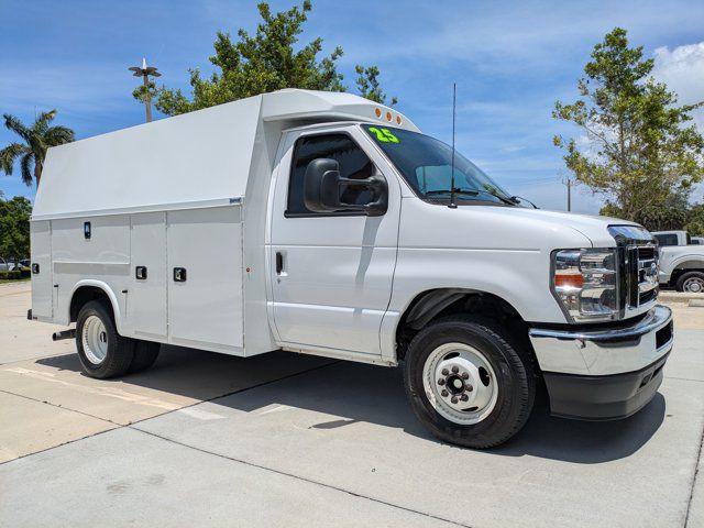2025 Ford E-350 Cutaway Base