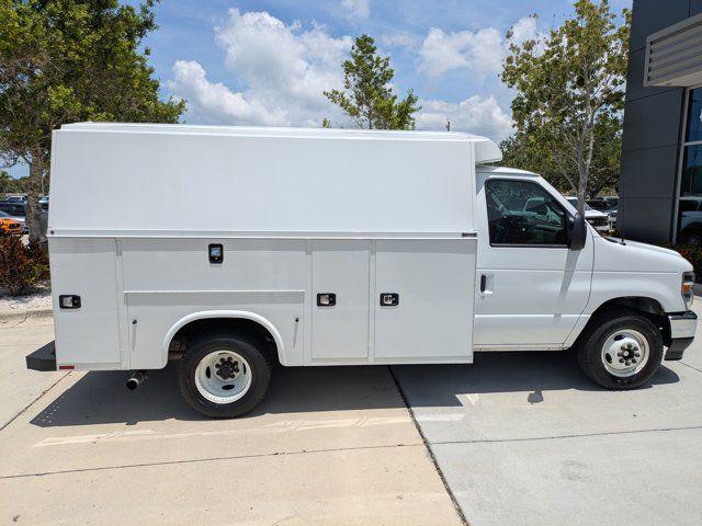 2025 Ford E-350 Cutaway Base
