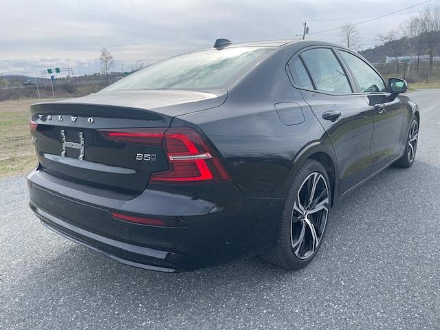 2024 Volvo S60 B5 Plus Dark Theme