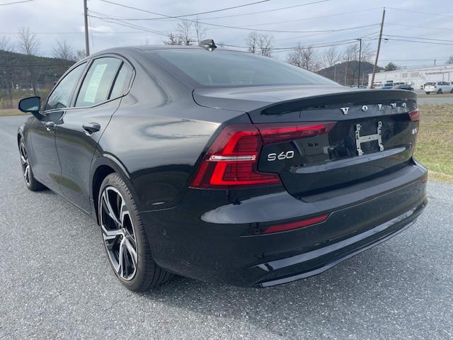 2024 Volvo S60 B5 Plus Dark Theme