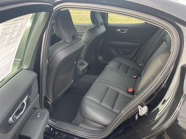 2024 Volvo S60 B5 Plus Dark Theme