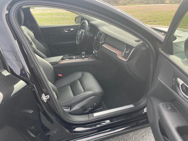 2024 Volvo S60 B5 Plus Dark Theme