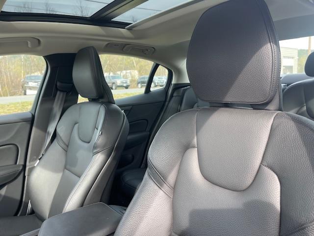 2024 Volvo S60 B5 Plus Dark Theme