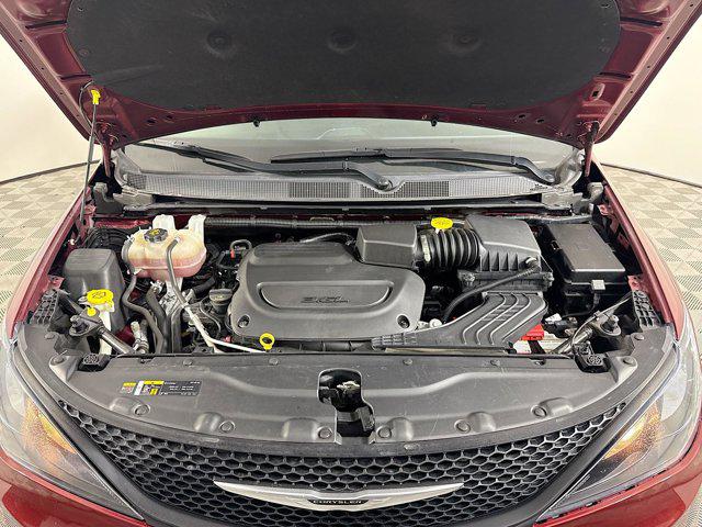 2023 Chrysler Voyager LX