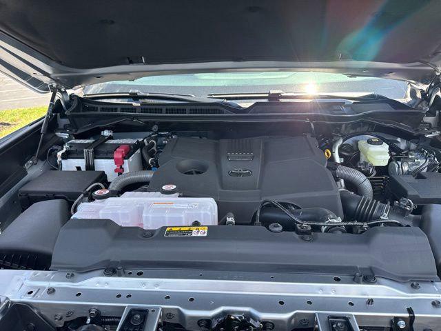 2026 Toyota Tundra SR5 CrewMax 5.5' Bed