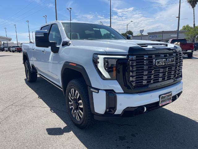 2026 GMC Sierra 2500HD Crew Cab, Standard Bed, Denali Ultimate, 4WD