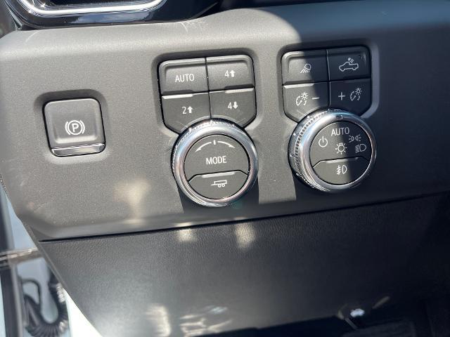 2026 GMC Sierra 2500HD Crew Cab, Standard Bed, Denali Ultimate, 4WD