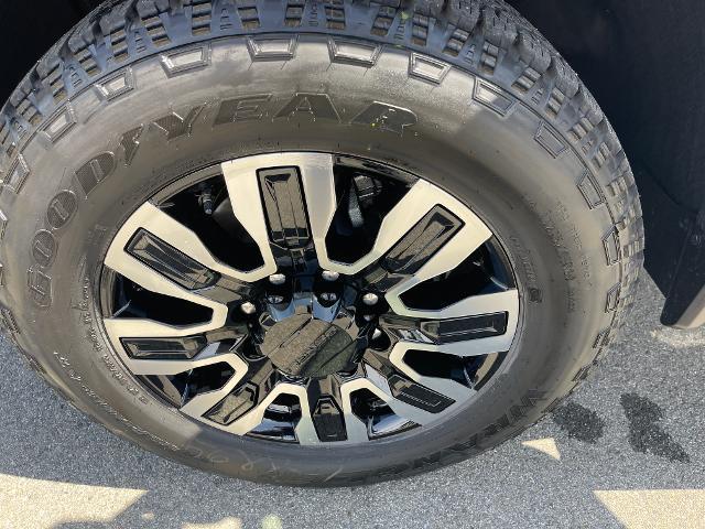 2026 GMC Sierra 2500HD Crew Cab, Standard Bed, Denali Ultimate, 4WD