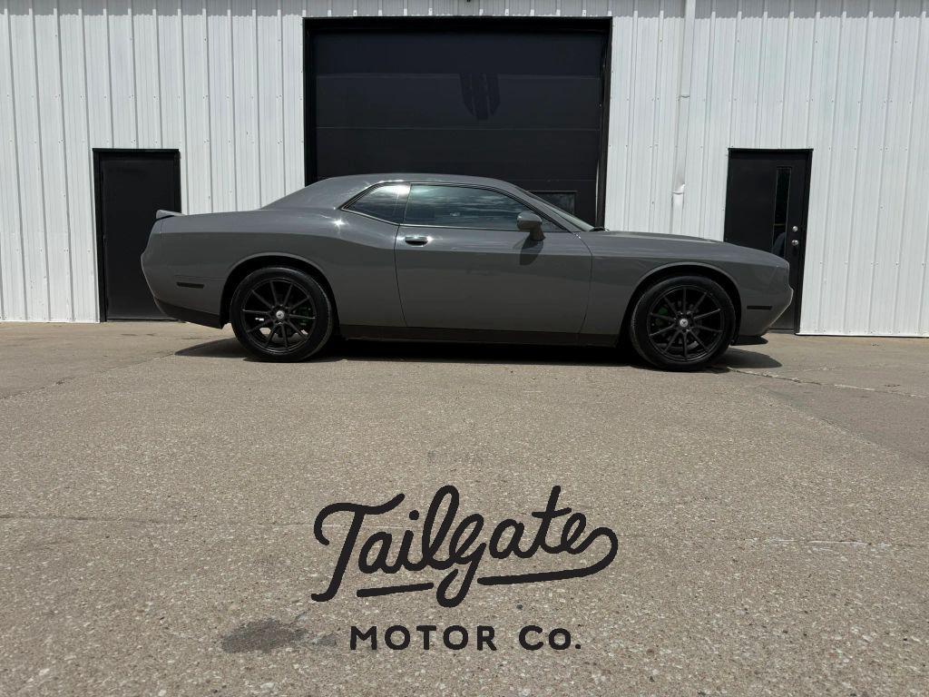 2017 Dodge Challenger SXT's photo