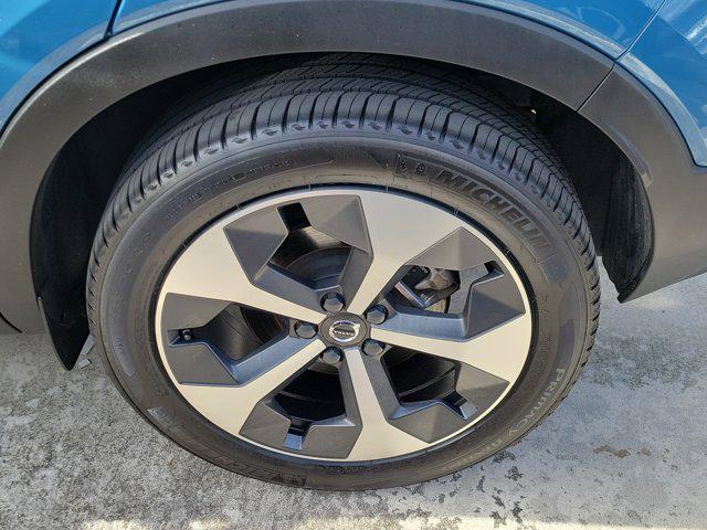 2024 Volvo XC40 B5 Plus Bright Theme