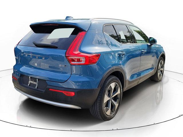 2024 Volvo XC40 B5 Plus Bright Theme