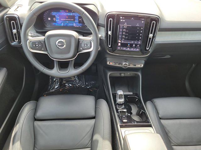 2024 Volvo XC40 B5 Plus Bright Theme