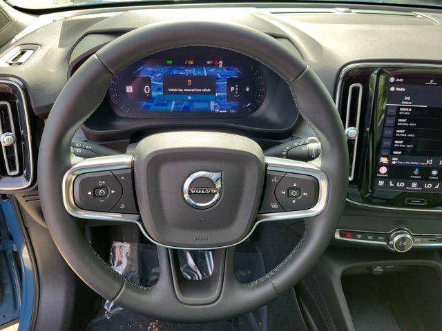 2024 Volvo XC40 B5 Plus Bright Theme