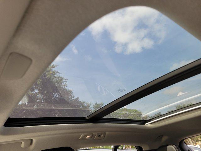 2024 Volvo XC40 B5 Plus Bright Theme